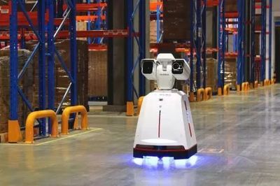 京東“機器人家族” 無人機、無人配送與無人巡檢的智能協同